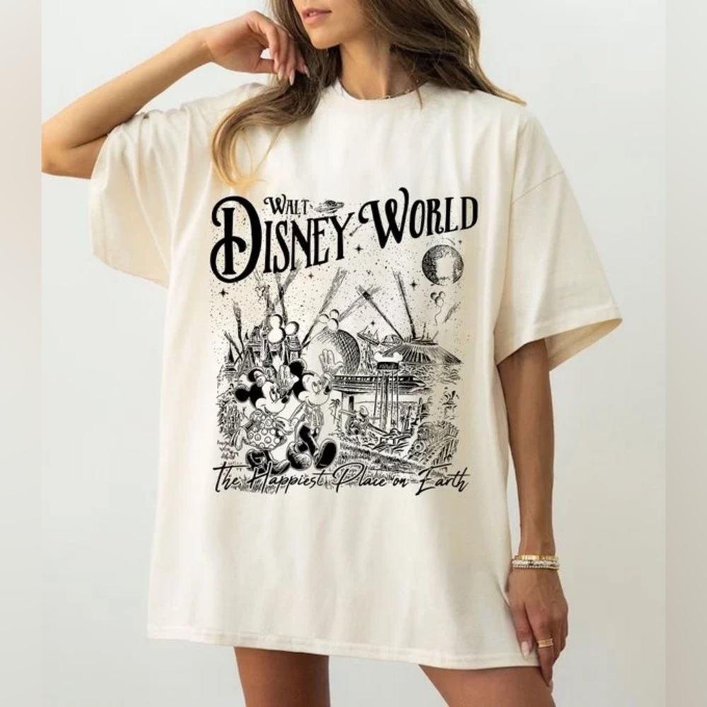 Walt Disney World The Happiest Place on Earth T-Shirt (Size L)